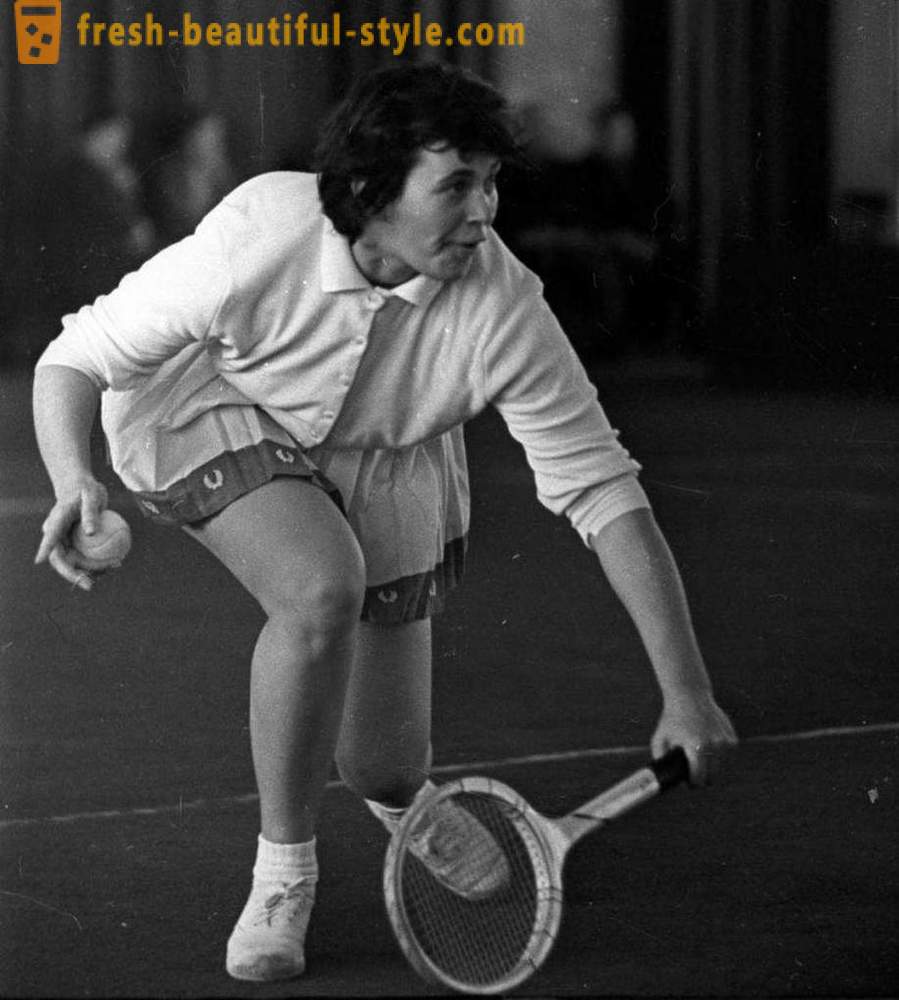 Anna Dmitrieva: biografia, data di nascita, raggiungendo una carriera nel tennis e gli sport commentatore