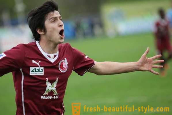 Serdar Azmun: Carriera iraniana giocatore di football, 