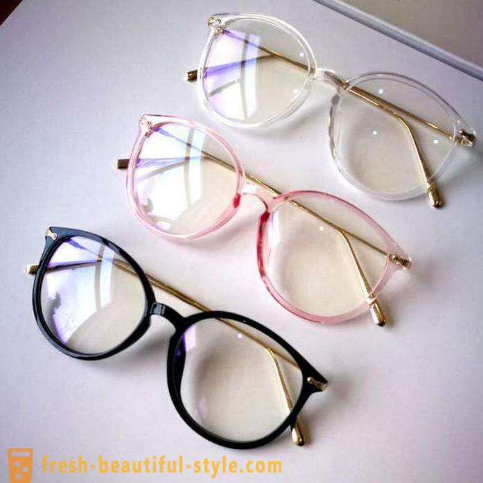 Occhiali branding con vetro trasparente: caratteristiche, modelli e recensioni