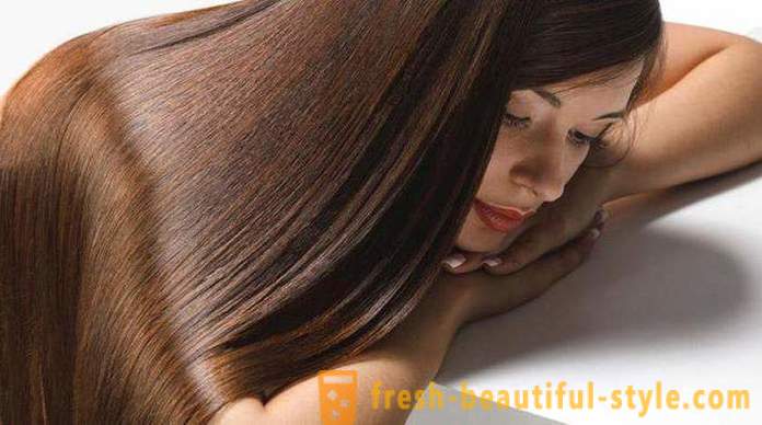 Collagene avvolgere i capelli: la procedura per le recensioni