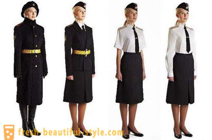 Casual e alta uniforme della Marina
