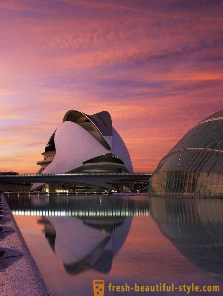 La straordinaria architettura del teatro dell'opera di Valencia