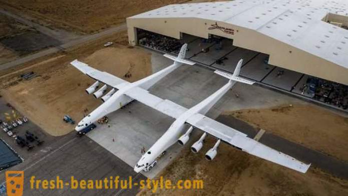L'aereo più grande del mondo più veloce e più