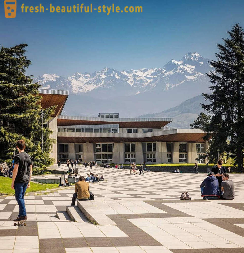 La bellezza delle famose università del mondo