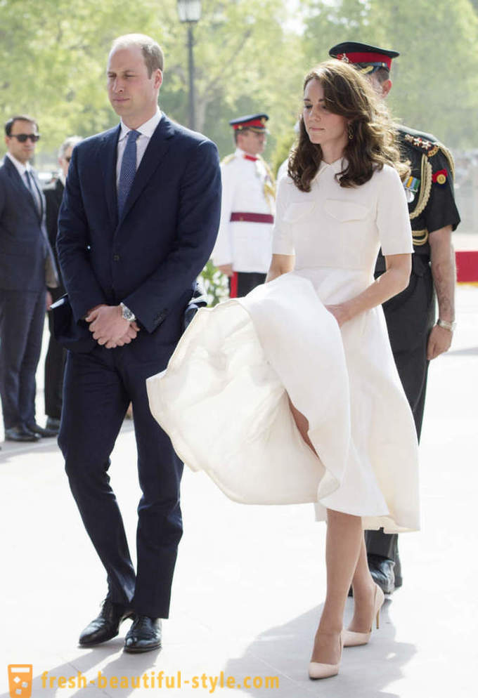 Quando lo stile impeccabile di Kate Middleton ha rotto il codice di abbigliamento reale