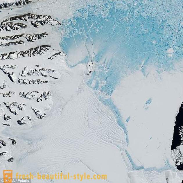 Iceberg dall'Antartide interruppe una superficie di più di due di Mosca