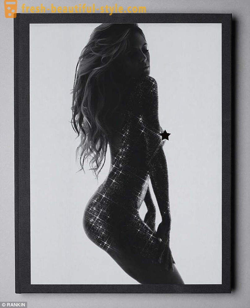 Heidi Klum spogliata per un servizio fotografico candido