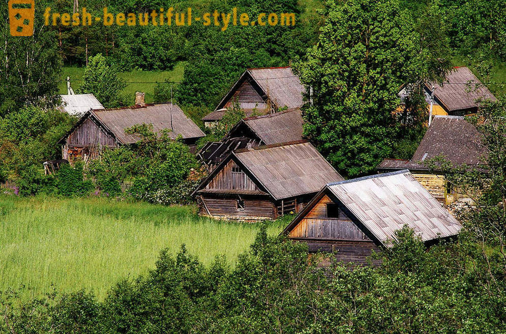 La bellezza del mondo dei villaggi vuoti