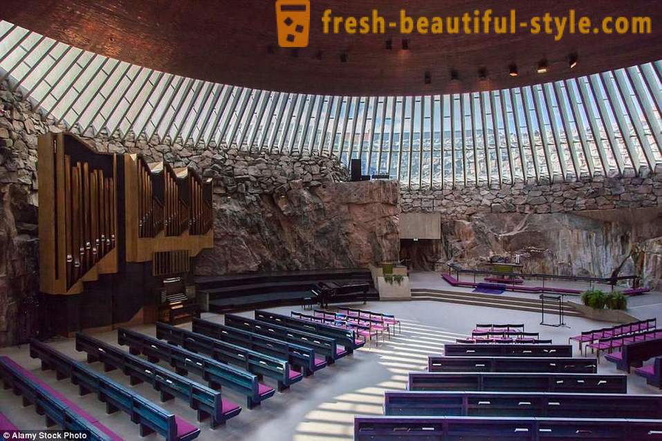 Da cappelle sotterranee a cattedrali futuriste: 15 delle chiese più insoliti del mondo