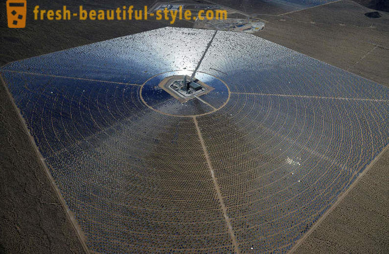 Come funziona centrale solare nel più grande al mondo