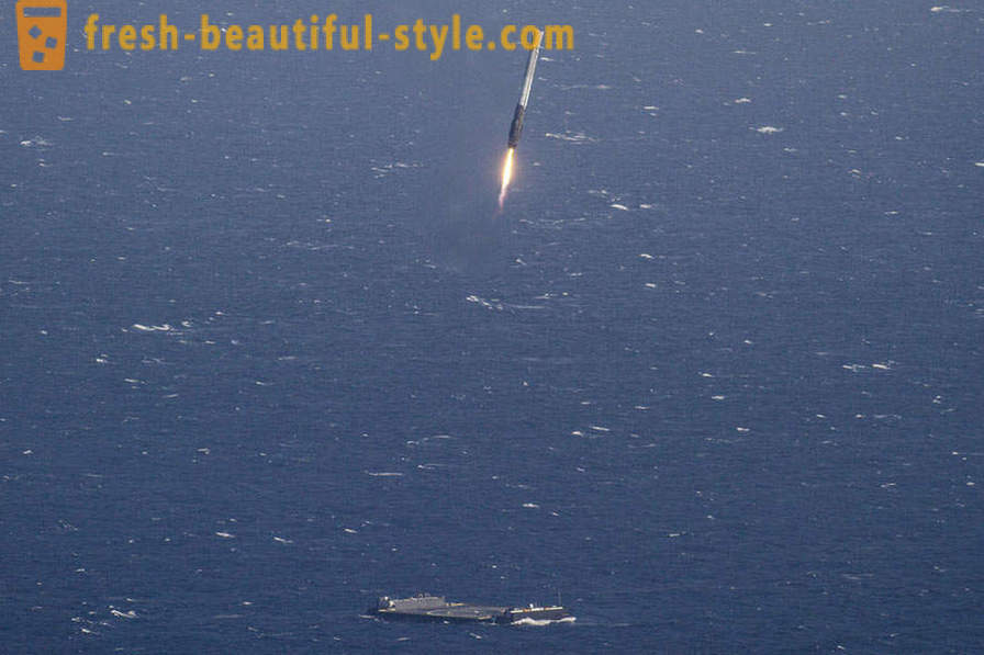 Falcon-9 di volo e l'atterraggio