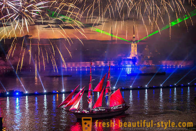 Come notato Scarlet Sails 2014 St. Petersburg