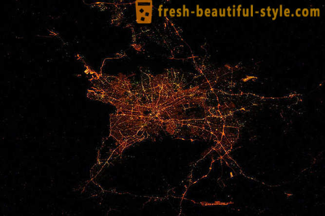 Città di notte dallo spazio - le ultime immagini della ISS