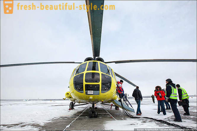 Volare in elicottero Mi-8 sulla neve Surgut