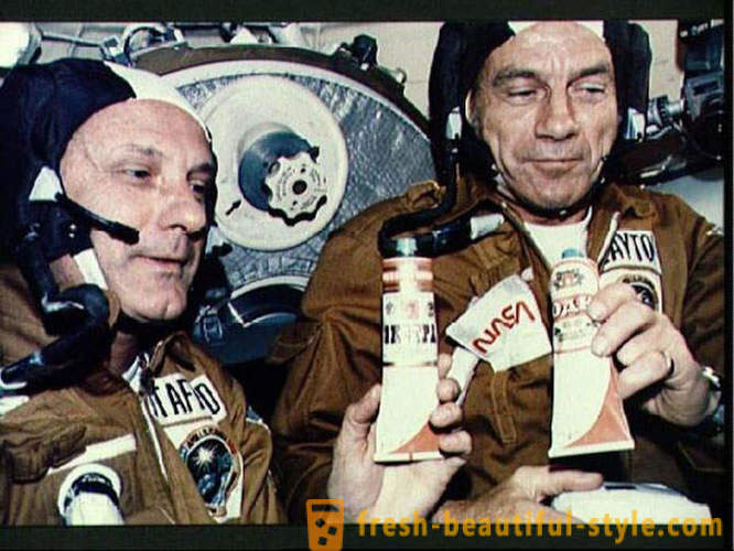 Il cibo in tubi per cosmonauti sovietici
