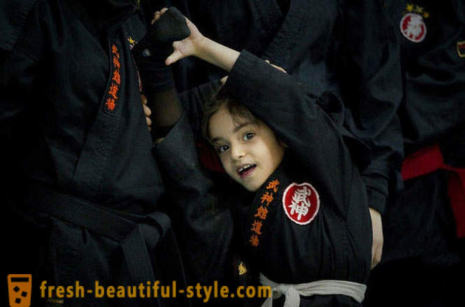 Ninja femmina iraniani