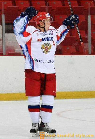Maxim Chudinov: SKA hockey difensore