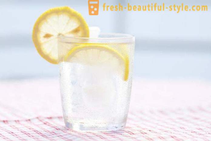 Acqua con limone per la perdita di peso: ricette e recensioni