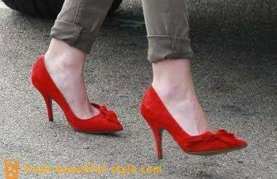 Scarpe rosse: cosa indossare?